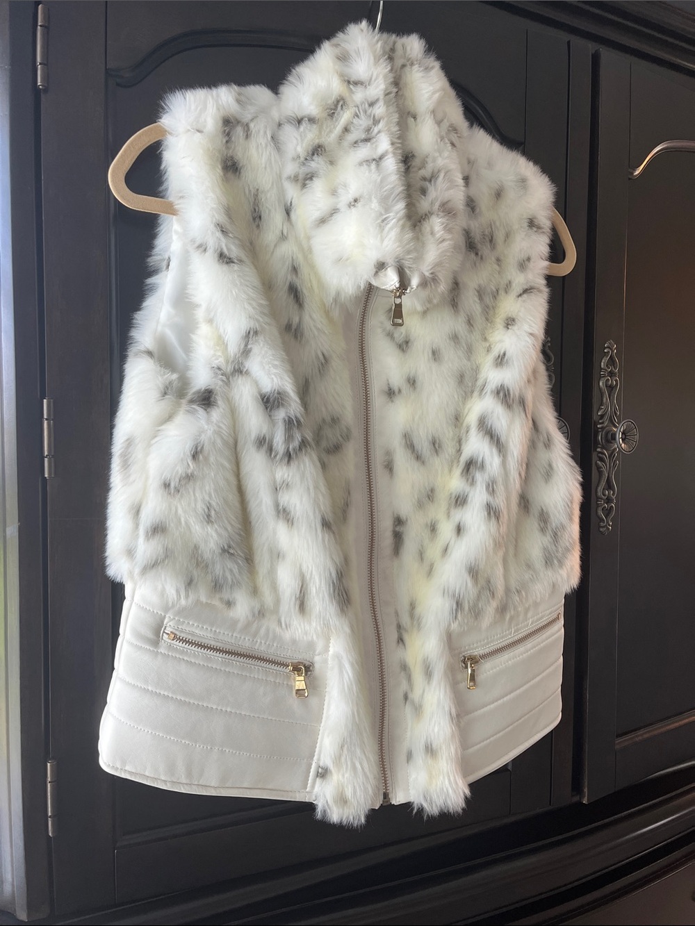 White Faux Fur Zip-Front Vest with Speckled Pattern
